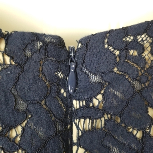 Vince Camuto Black Lace Overlay Sleeveless Sheath Dress Size 8 High Neck NWT - Picture 3 of 14